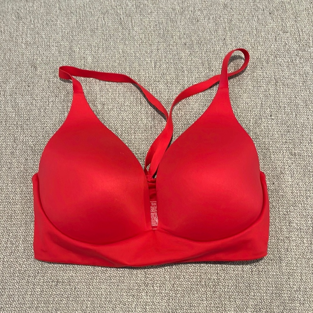 Victoria’s Secret Lightly Lined Plunge Bra - 32DD - Red